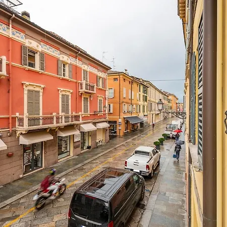 Large With 2 Bedrooms In The Historic Center Lejlighed