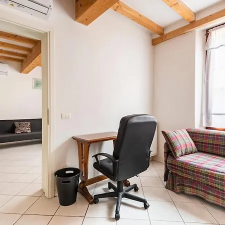 Large With 2 Bedrooms In The Historic Center Lejlighed *