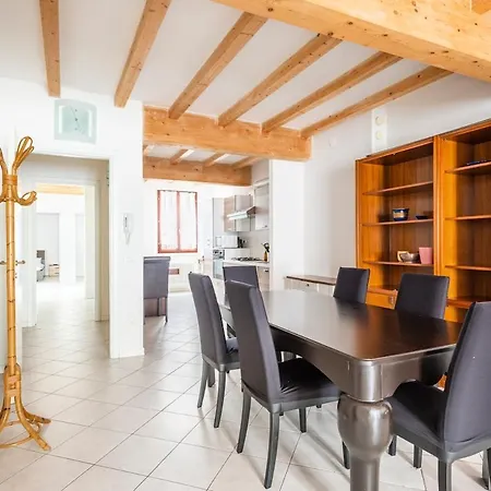 Lejlighed Large With 2 Bedrooms In The Historic Center