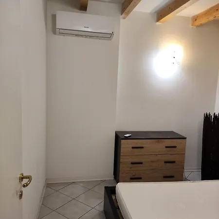 Large With 2 Bedrooms In The Historic Center Reggio Emilia