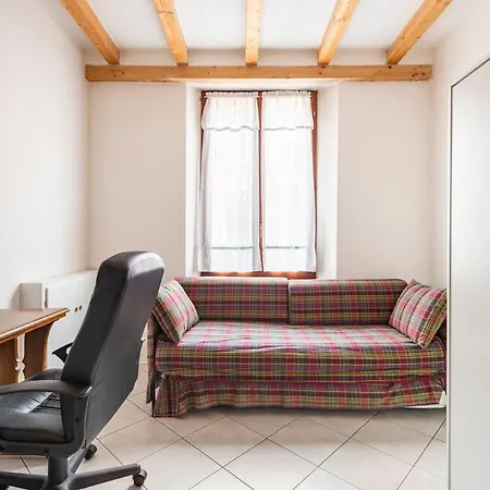Large With 2 Bedrooms In The Historic Center Lejlighed *