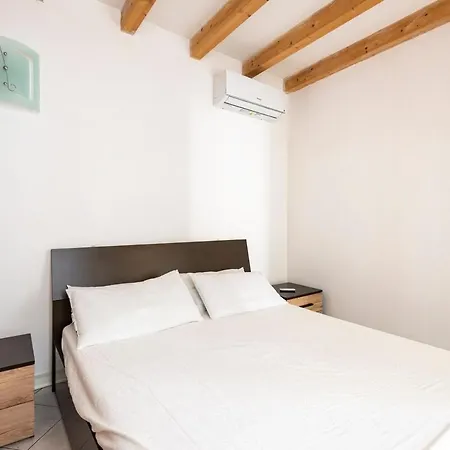 Large With 2 Bedrooms In The Historic Center *