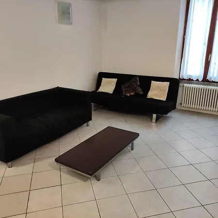 Large With 2 Bedrooms In The Historic Center 레조넬에밀리아