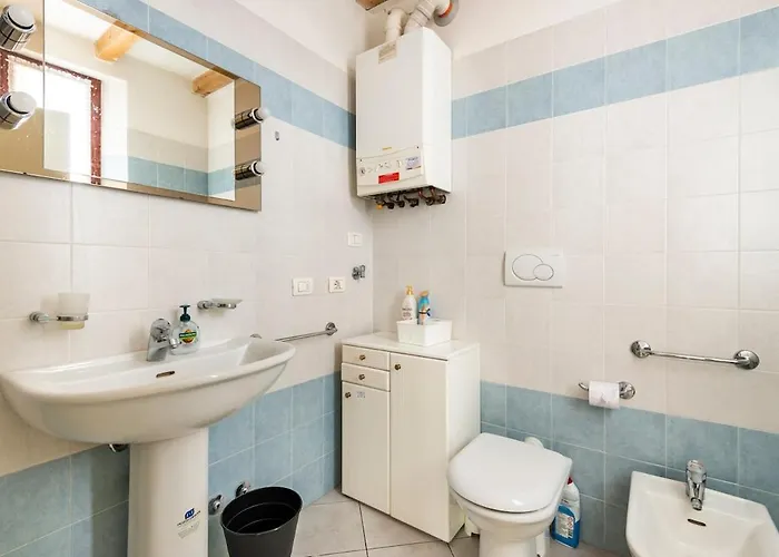 Large With 2 Bedrooms In The Historic Center ريجّو إيميليا